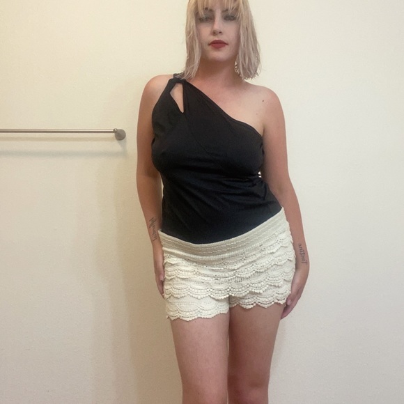XL/XXL Lace Shorts Cream Color - Picture 2 of 5